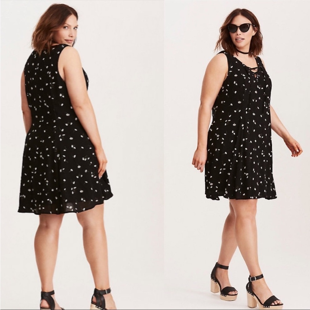 Torrid floral front lace mini dress